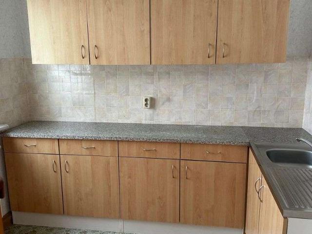 FÜR SELBSTRENOVIERER! 3 RAUM WOHNUNG, EBK, BALKON, 3.OG!