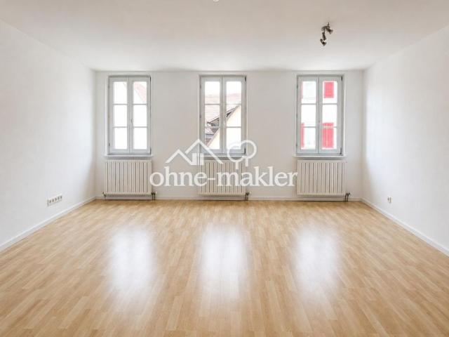 Für Stadtschwärmer: 2 Zimmer DG Wohnung im historischen Fachwerkhaus