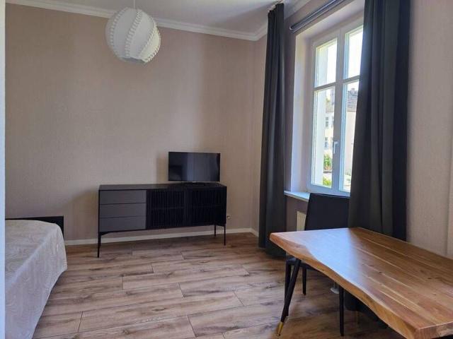 Für Pendler: Ruhe & Stil im Prinzenviertel: Voll möbliertes Apartment in sanierter Landhausvilla