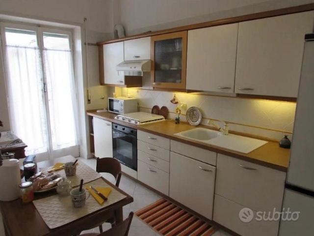 Furio camillo trilocale con terrazzo