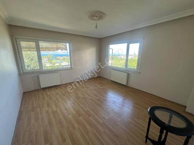 Furkan Demir'den Karamürsel Dereköy'de 3+1 Bahçeli Kiralık Daire