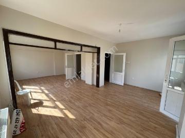 Furkan Demir'den Karamürsel Merkez'de 2+1 Geniş Kiralık Daire