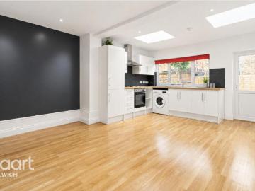 Furley Road, London 2 bed flat to rent £2,500 pcm £577 pw