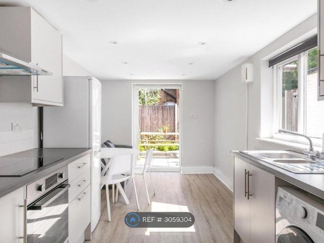 Furley Road, London SE15, 5 bed terraced house to rent, £4,750 pcm | PrimeLocation