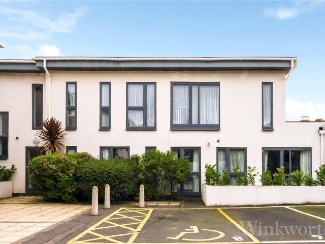 Furley Road, London SE15, 2 bed flat to rent, £2,300 pcm | PrimeLocation