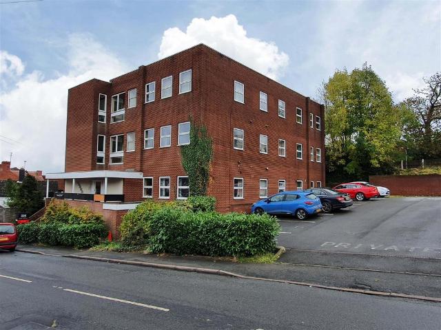 Furlong Court, Furlong Lane, Halesowen Studio to rent £550 pcm £127 pw