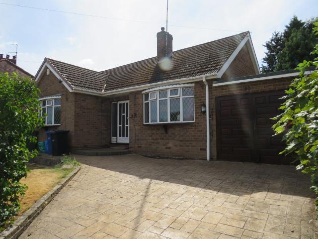 Furlong Lane, Halesowen B63, 3 bed bungalow to rent, £1,200 pcm | PrimeLocation