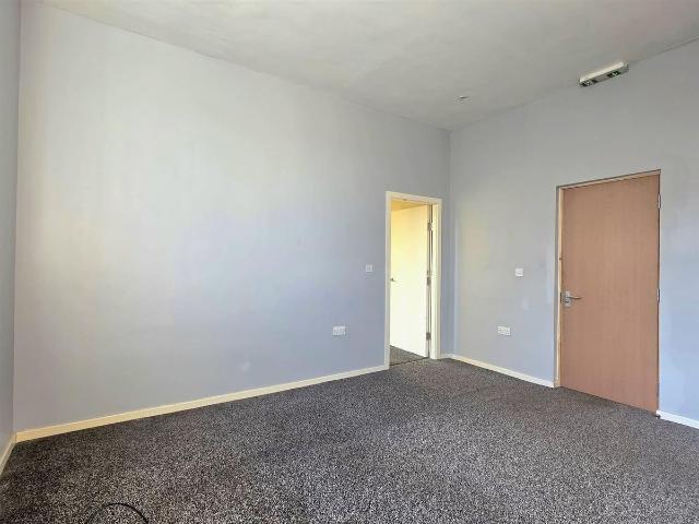 Furlong Road, Rotherham S63, 2 bed flat to rent, £650 pcm | PrimeLocation