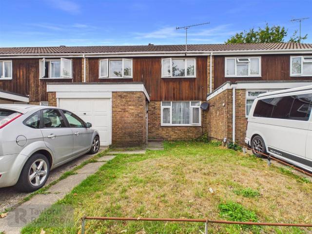 Furnace Green, Crawley, West Sussex. RH10, 3 bed property to rent, £1,800 pcm | PrimeLocation