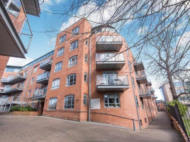 Furnace House, Waterfront, Oxford 3 bed flat to rent £4,000 pcm £923 pw