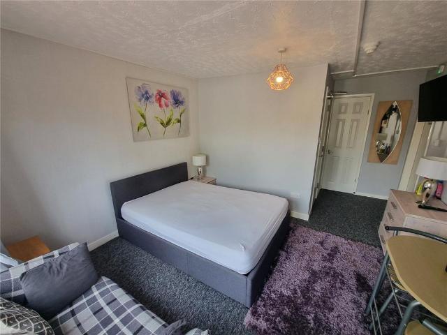 Furnace Lane, Trench, Telford. 1 bed in a house share to rent £1,083 pcm £250 pw