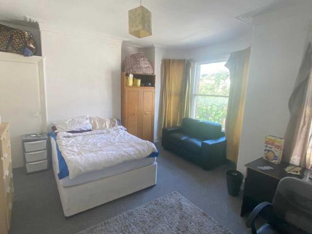 Furness Road, Fallowfield 5 bed terraced house to rent £2,492 pcm £575 pw