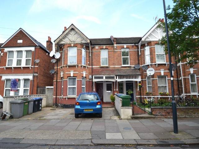 Furness Road, London NW10 3 bed semi detached house to rent £2,950 pcm £681 pw