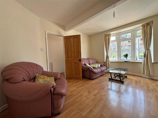 Furness Road, Morden, SM4 3 bed terraced house to rent £2,300 pcm £531 pw