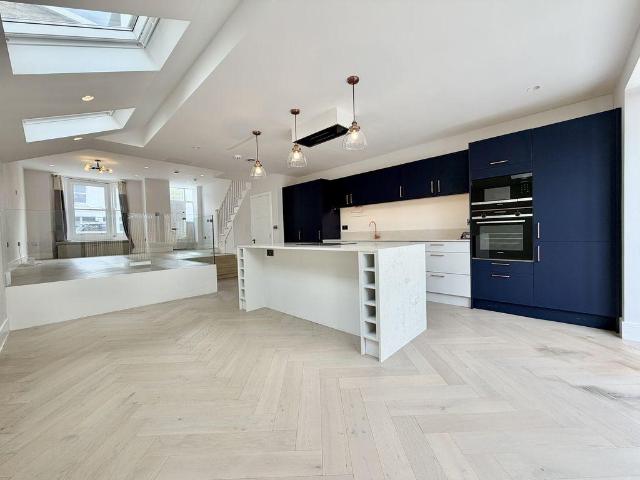 Furness Road, SW6 4 bed house to rent £7,500 pcm £1,731 pw