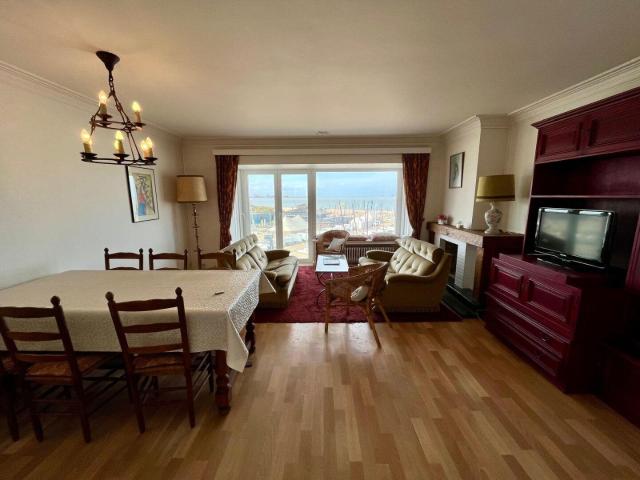 Furnished 3 bedroom apartment on the Zeedijk in Duinbergen