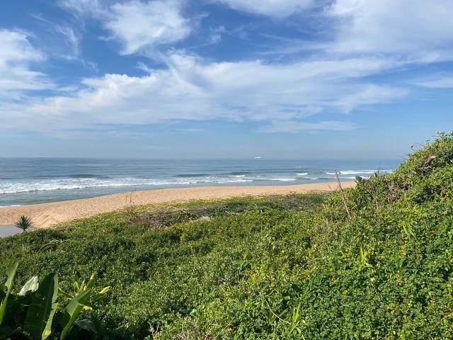 Furnished, 3 bedroom beachfront apartment to let