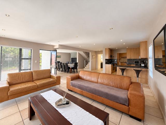 Furnished 3 Bedroom Home with Sea Views!