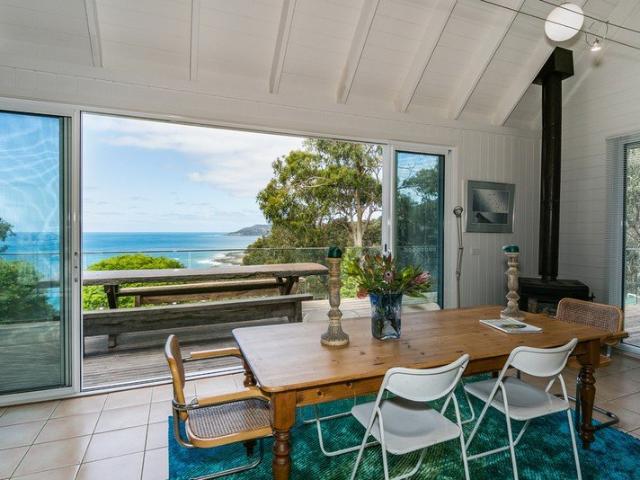 FURNISHED 3 BEDROOM HOUSE WITH SPECTACULAR OCEAN VIEW LOCATED ON OUTSKIRTS OF LORNE