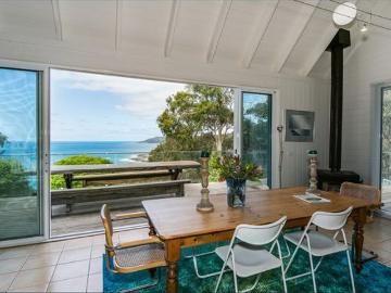 FURNISHED 3 BEDROOM HOUSE WITH SPECTACULAR OCEAN VIEW LOCATED ON OUTSKIRTS OF LORNE