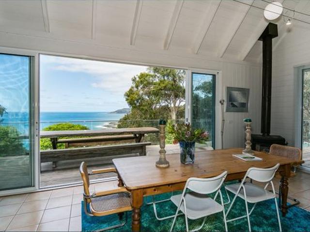 FURNISHED 3 BEDROOM HOUSE WITH SPECTACULAR OCEAN VIEW LOCATED ON OUTSKIRTS OF LORNE