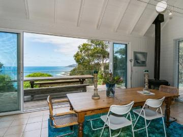 FURNISHED 3 BEDROOM HOUSE WITH SPECTACULAR OCEAN VIEW LOCATED ON OUTSKIRTS OF LORNE