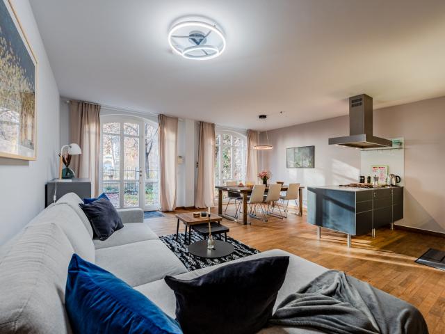 Furnished 3 Bedroom Townhouse with Garden and Roof Terrace in Berlin Mitte