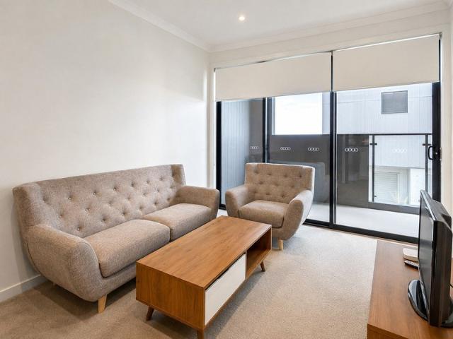 Furnished 3 Bedroom Townhouse in Prime Clayton Location