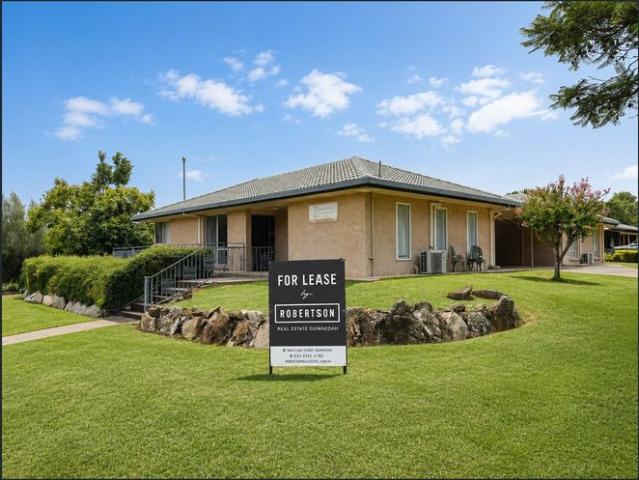 UNFURNISHED 3 BEDROOM UNIT WATER & MOWING INCLUDED IN RENT!