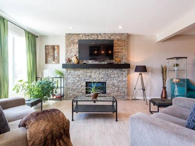 Furnished 3 Bedroom Upscale Executive House Rental — 3 Bedrooms Main Floor