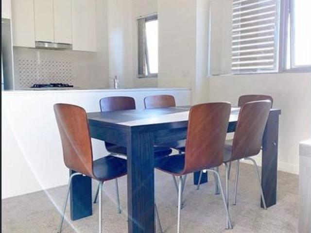 Furnished 3 bedrooms apartment near Burwood station&shopping mall