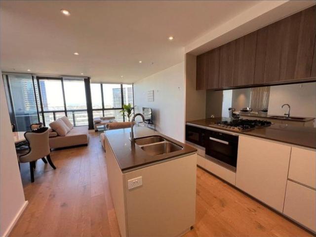 Furnished 3 Bedrooms Apartment with Wonderful Water Views on Collins Street