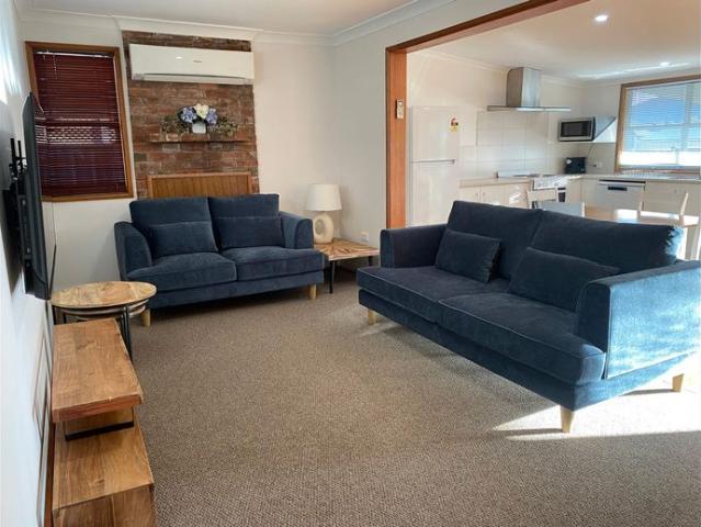 FURNISHED 3 BEDS, 2 BATHS IN MONTEFIORES