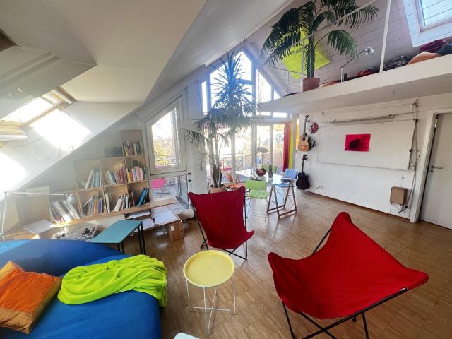 Furnished 3 room apartment with balcony available