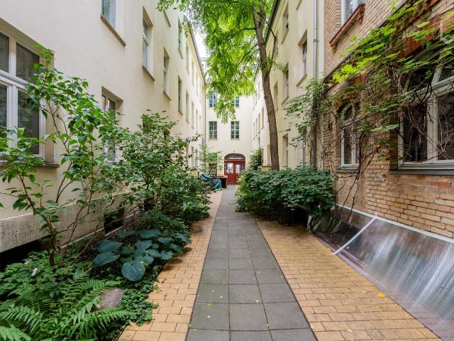 Furnished 3 Room Apartment in Berlin Mitte | Renovated, Central, Ready to Move In, Berlin Amsterdam Apartments for Rent