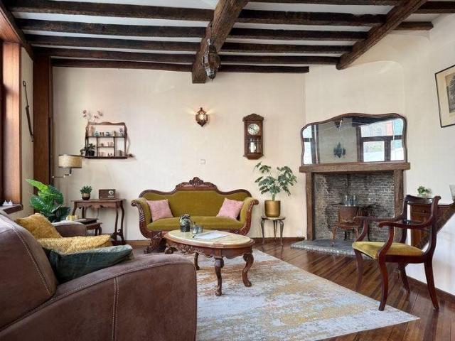 Furnished 18th century property in the heart of Ghent for rent