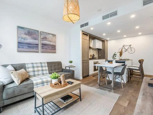 Furnished 1 Bed & 1 Bath & 2 Parking | Pet Friendly | DT White Rock — 1 Bedroom Apartment