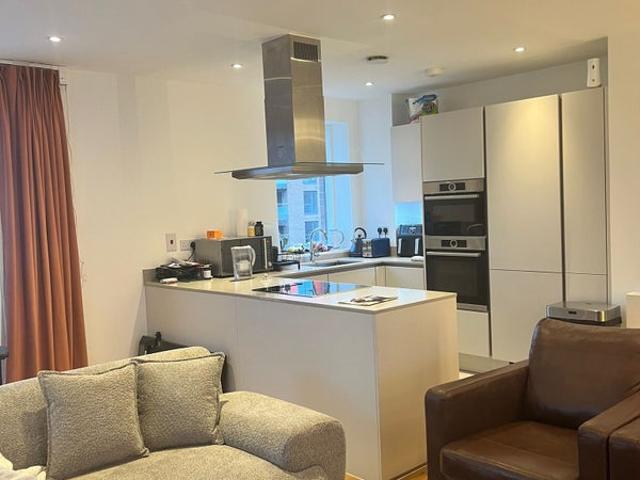 Furnished 1 Bed Apartment 10mins walk from the o2