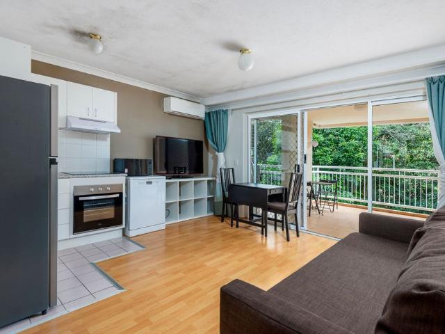 FURNISHED 1 BEDROOM APARTMENT CLOSE TO AMENITIES