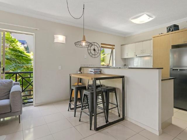 Furnished 1 Bedroom Apartment for Lease Cairns One, Westcourt