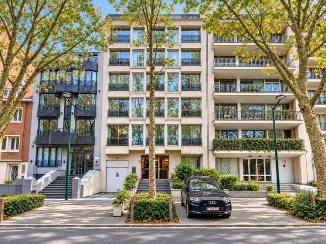 Furnished 1 bedroom apartment luxury finishes