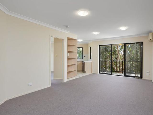 FURNISHED 1 BEDROOM APARTMENT MERMAID BEACH