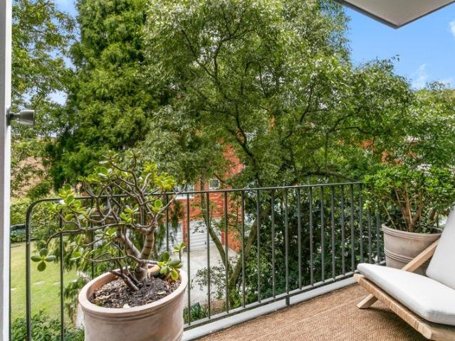 Furnished 1 bedroom Footsteps from Balmoral Beach