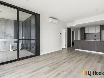 Furnished 1 Bedroom + Study With Stunning Views!