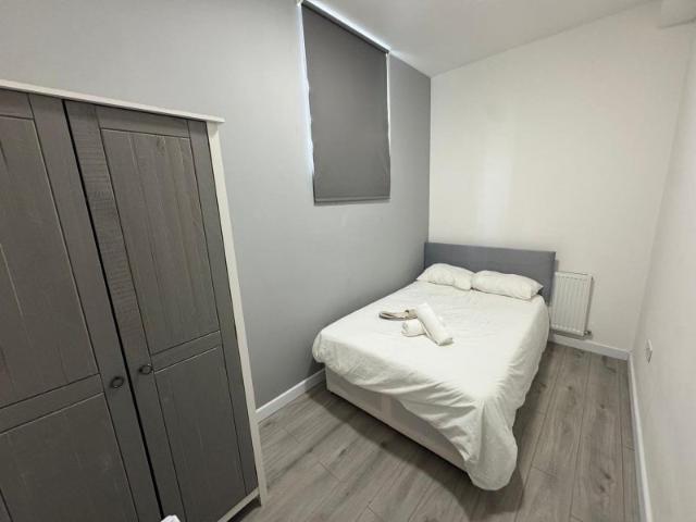 Furnished 1 bedroom to rent in Edgware HA8