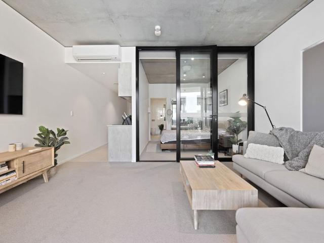 Furnished 1 bedroom unit in the heart of Kingston