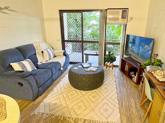FURNISHED 1 BEDROOM UNIT IN THE HEART OF TRINITY BEACH