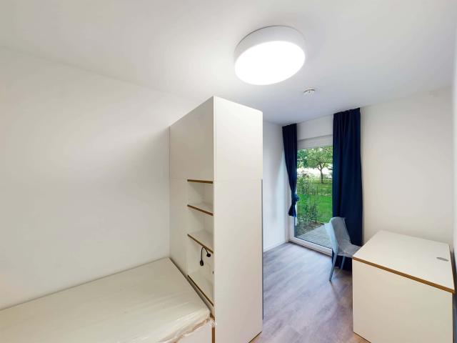 Furnished 1 room apartment with terrace just 25 min. by public transport to Friedrichshain