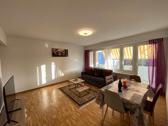 Furnished 2.5 Room Apartment with Private Balcony in Dübendorf – 8600