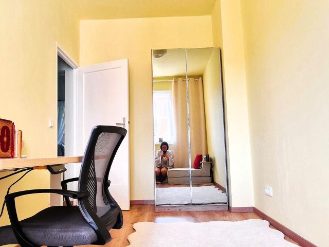 Furnished 2.5 Room Apartment | 18 Sep–31 Oct | €1,450 Total, Berlin Amsterdam Apartments for Rent